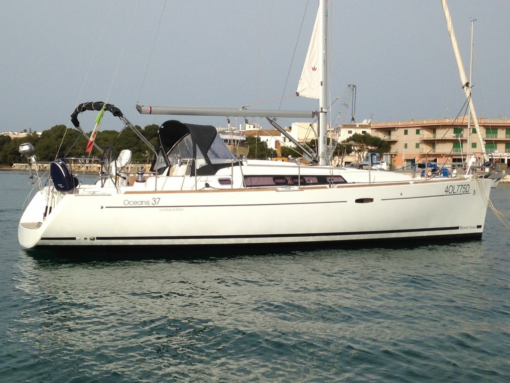 Oceanis 37 2013 Cruesa Oceanis 37 2013 Cruesa