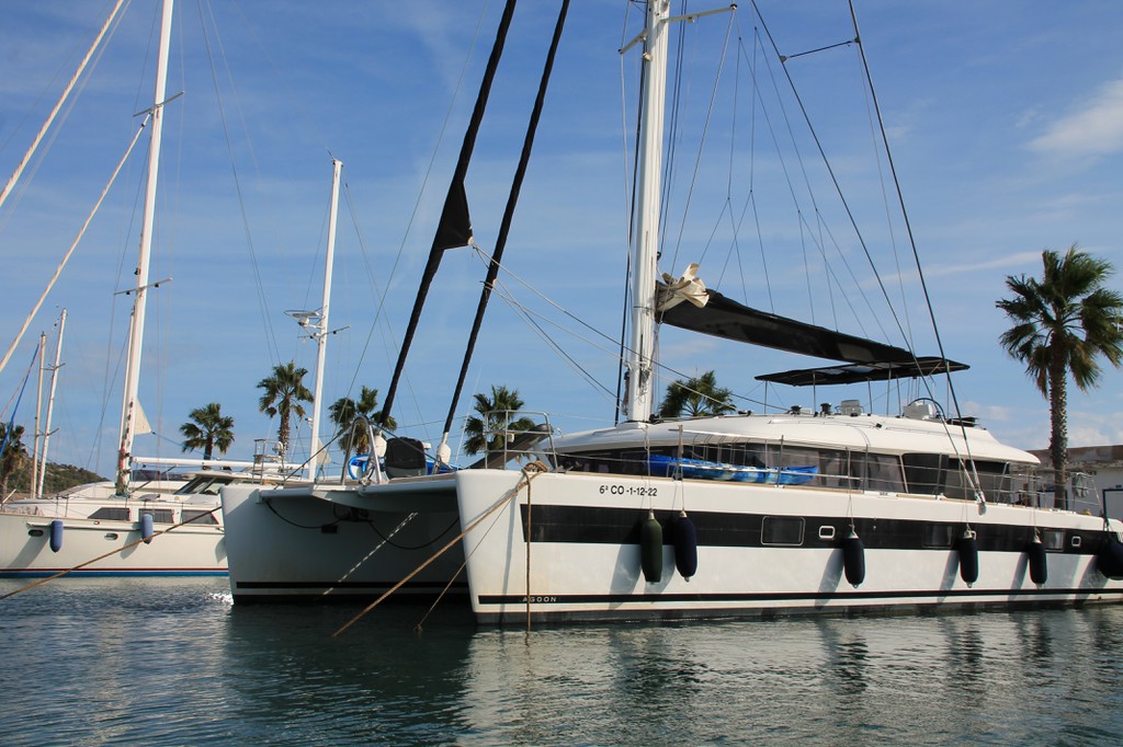 Alquiler de Catamarán en Ibiza - Lagoon 620 con tripulación - MedCat Group