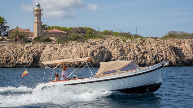 Intender 820 2019 Nautinort Charter S.L.