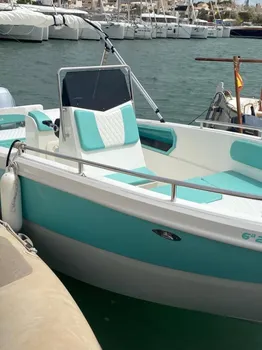 rent a boat cala dor 2.webp