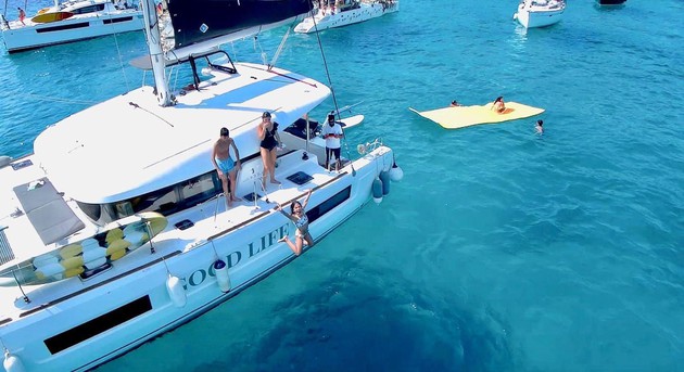 Alquiler de catamarán en el Puerto de Palma