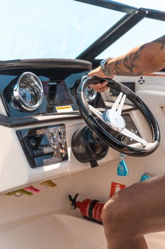 rent a boat palma 4444.jpg